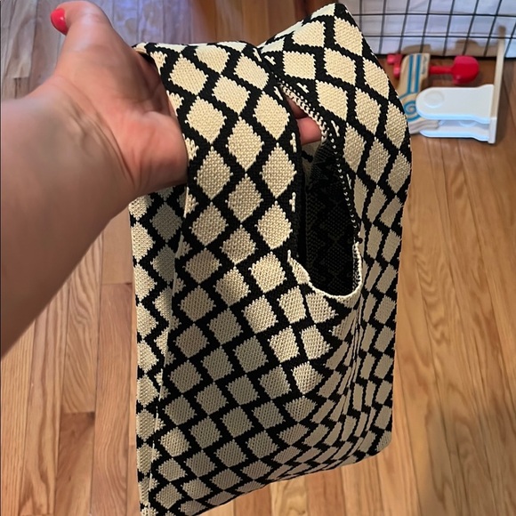 Chic Black and White Diamond Tote Hand  Bag - Picture 2 of 5